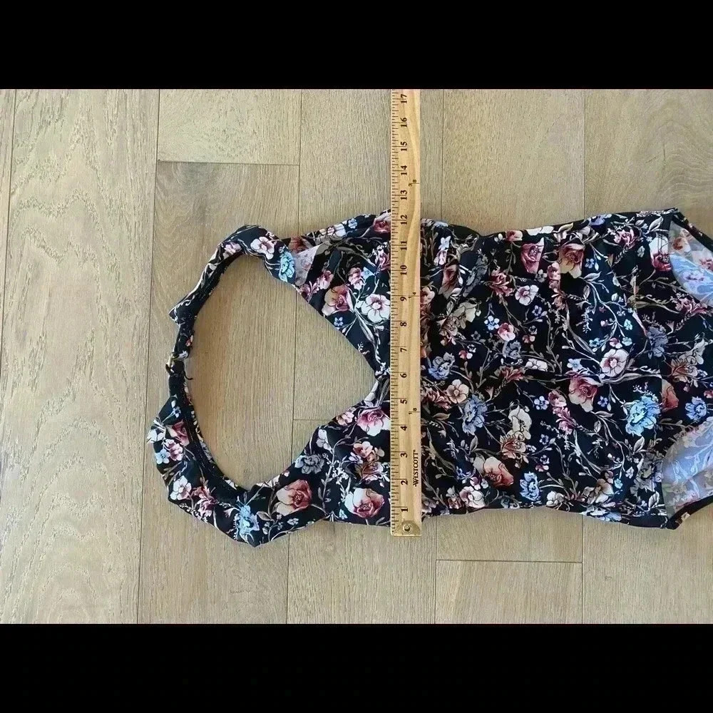 White House black market floral halter swimsuit - Picture 4 of 6